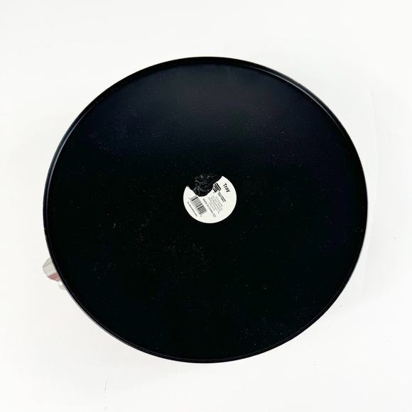 552.🐣 Black Round Skull Accent Decorative Tray – 11.5” Metal Halloween Decor New - Picture 5 of 5